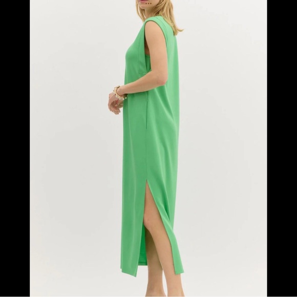 Chic NWTs Kelly Green Sleeveless Maxi Dress with Pockets Stretchy Comfy Small - Picture 3 of 8